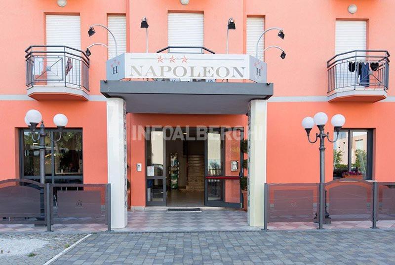 Hotel Napoleon San Mauro Mare Экстерьер фото