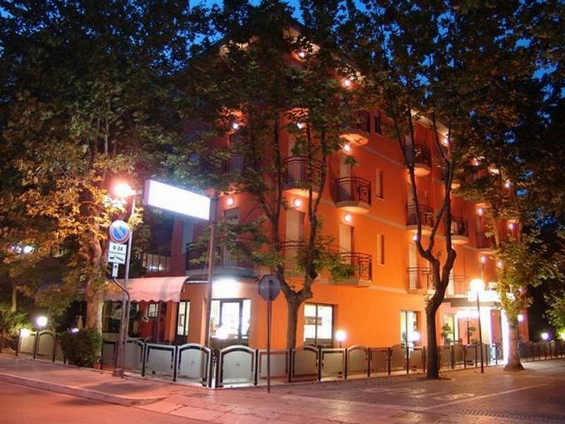 Hotel Napoleon San Mauro Mare Экстерьер фото